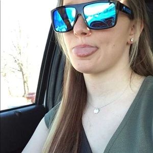 Meet your Posher, Whitney